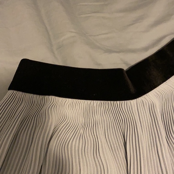 Wide legged trousers - Picture 2 of 3